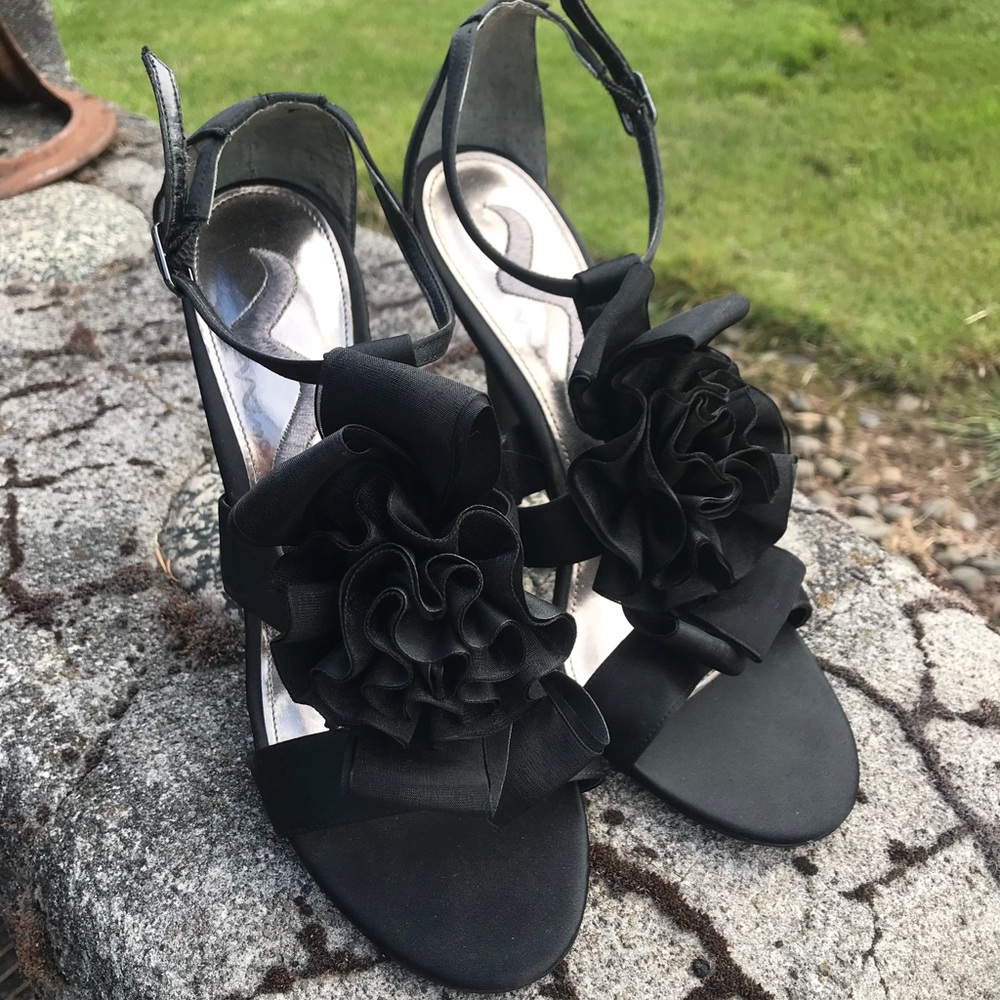 Nina Black Ruffle high heels